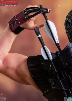Avengers AOU - Hawkeye Statue: Iron Studios