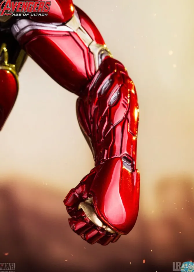 Avengers AOU Iron Man Mark XLV Statue: Iron Studios