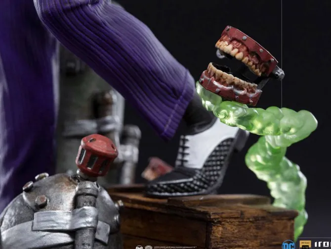 DC Comics - The Joker Statue / Deluxe Art Scale: Iron Studios