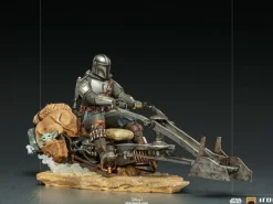 Star Wars The Mandalorian - Mandalorian on Speederbike / Deluxe Art Scale Statue: Iron Studios