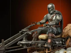 Star Wars The Mandalorian - Mandalorian on Speederbike / Deluxe Art Scale Statue: Iron Studios