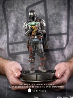 Star Wars The Mandalorian - Mandalorian & Grogu Statue / Art Scale: Iron Studios