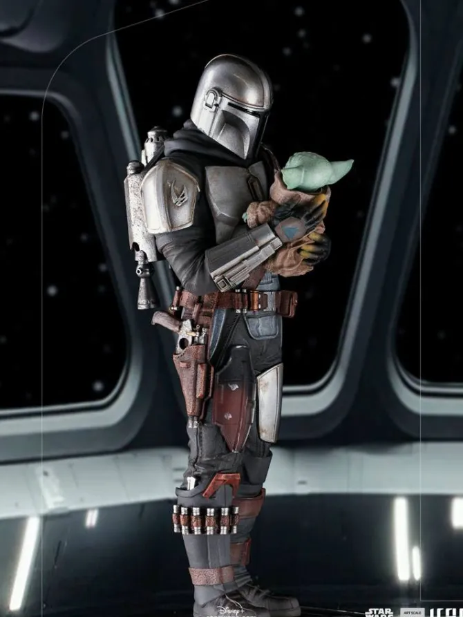 Star Wars The Mandalorian - Mandalorian & Grogu Statue / Art Scale: Iron Studios