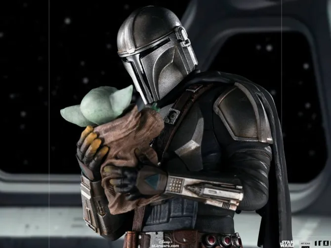 Star Wars The Mandalorian - Mandalorian & Grogu Statue / Art Scale: Iron Studios