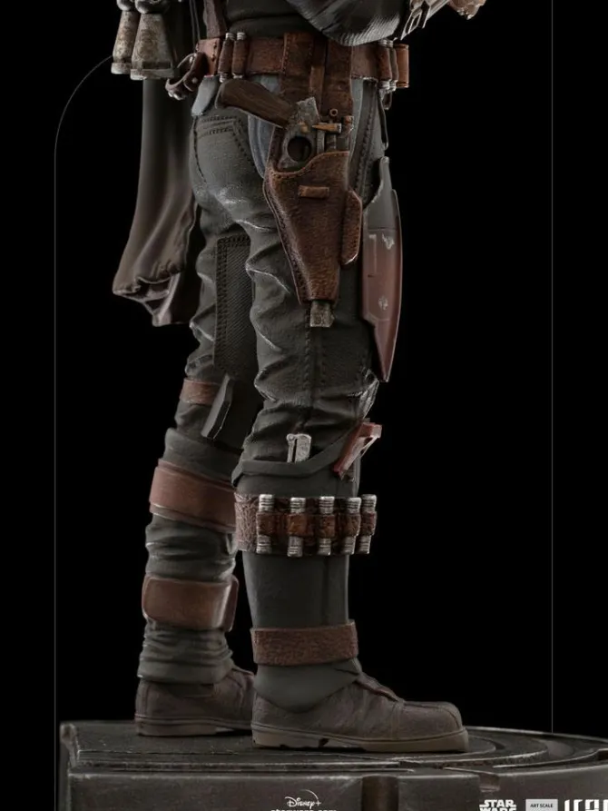 Star Wars The Mandalorian - Mandalorian & Grogu Statue / Art Scale: Iron Studios
