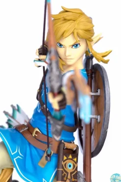 The Legend of Zelda Breath of the Wild - Link Statue: First 4 Figures