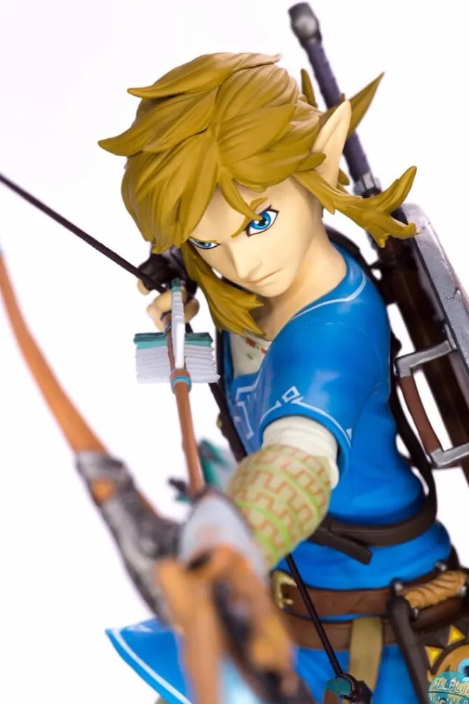 The Legend of Zelda Breath of the Wild - Link Statue: First 4 Figures