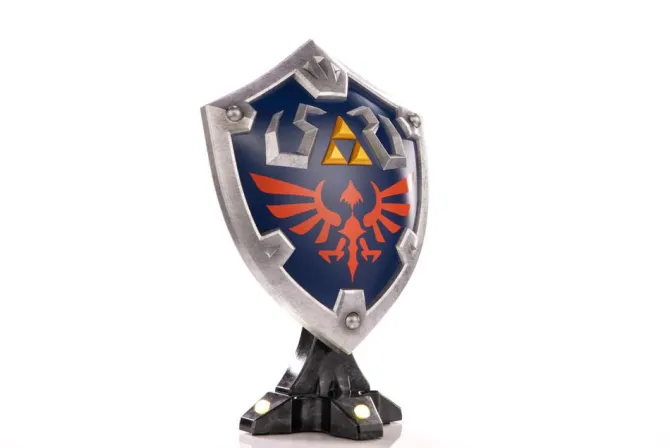 The Legend of Zelda Breath of the Wild - Hylian Shield Statue / Collector's Edition: First 4 Figures