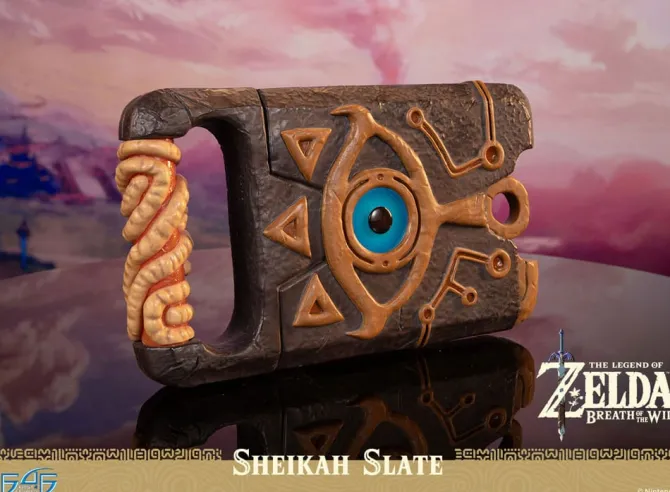 The Legend of Zelda: Breath of the Wild Life-Size - Sheikah Slate Statue: First 4 Figures