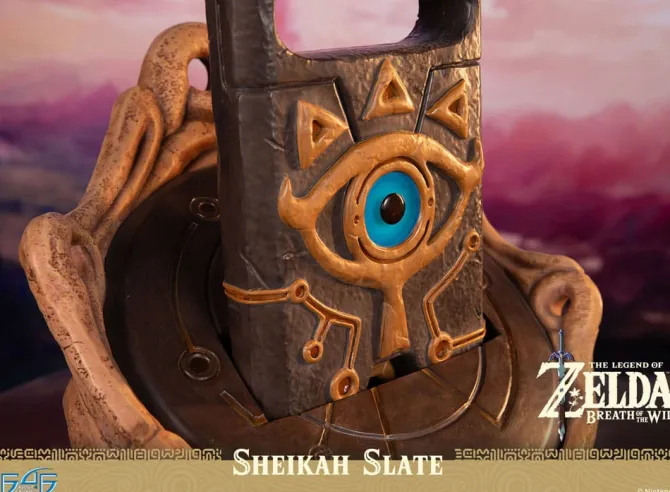 The Legend of Zelda: Breath of the Wild Life-Size - Sheikah Slate Statue: First 4 Figures