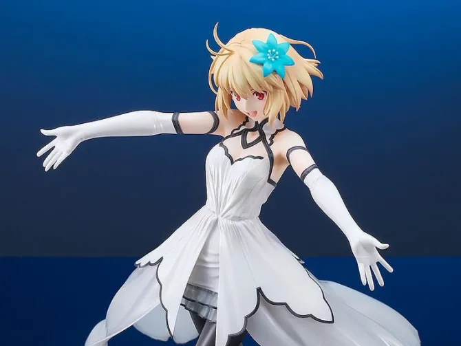 Tsukihime - A Piece of Blue Glass Moon - Arcueid Brunestud Dresscode: Clad in Glaciers Statue: Good