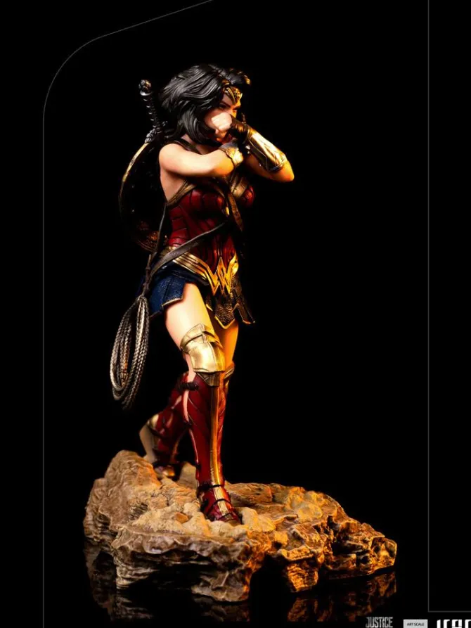Zack Snyder's Justice League - Wonder Woman Statue / Art Scale: Iron Studios