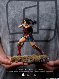 Zack Snyder's Justice League - Wonder Woman Statue / Art Scale: Iron Studios