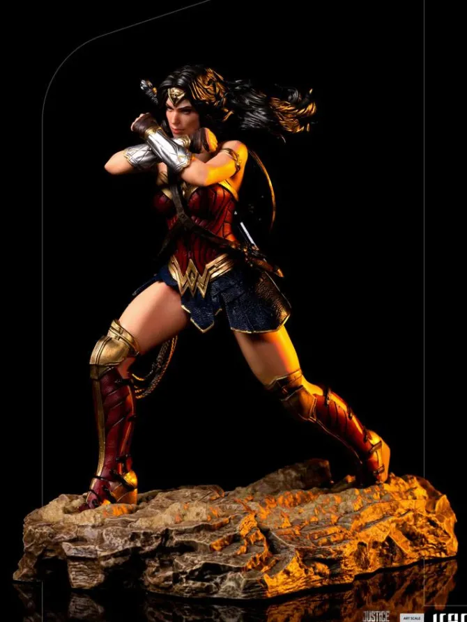 Zack Snyder's Justice League - Wonder Woman Statue / Art Scale: Iron Studios