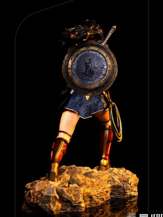 Zack Snyder's Justice League - Wonder Woman Statue / Art Scale: Iron Studios